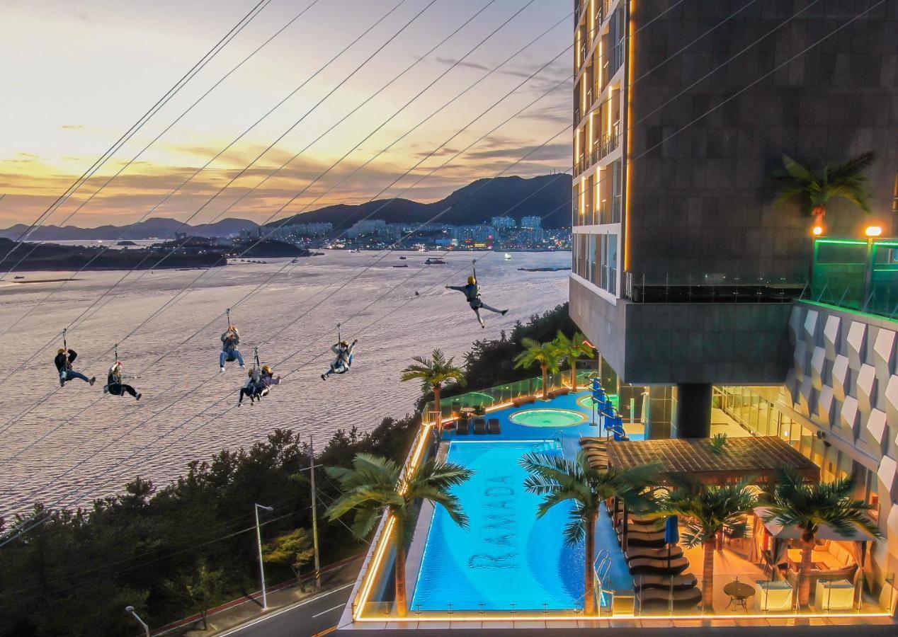 Hotel Ramada Plaza By Wyndham Dolsan Yeosu Exterior foto