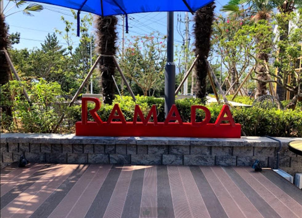 Hotel Ramada Plaza By Wyndham Dolsan Yeosu Exterior foto