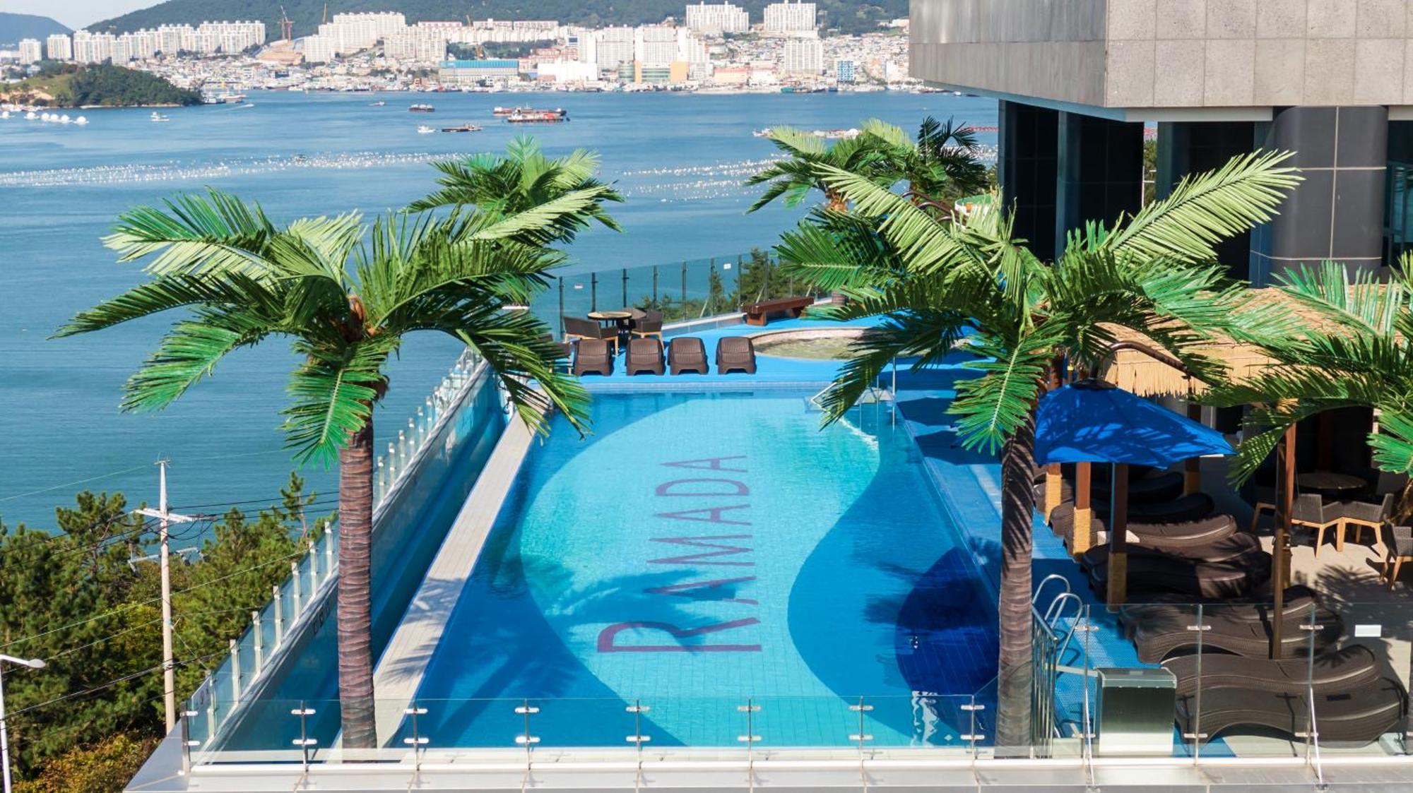 Hotel Ramada Plaza By Wyndham Dolsan Yeosu Exterior foto