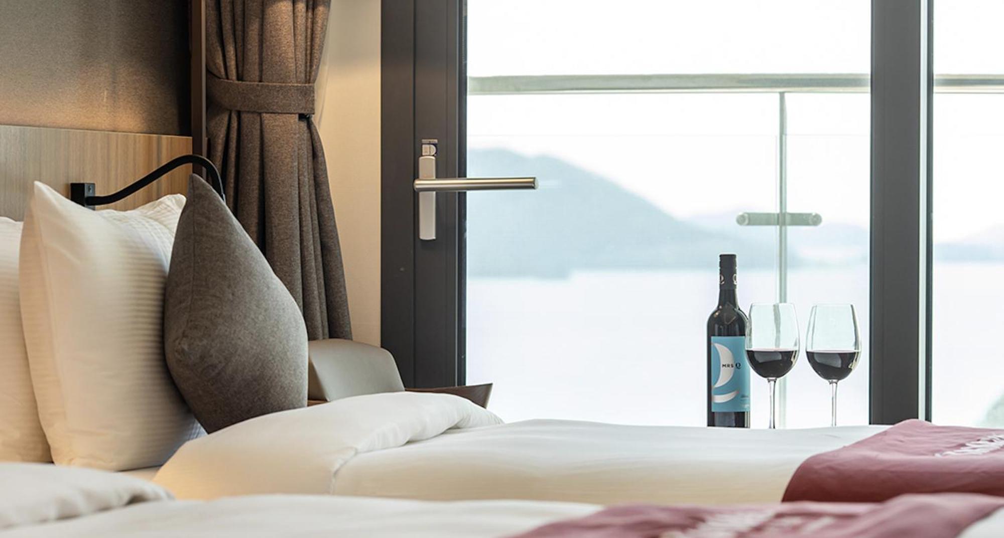 Hotel Ramada Plaza By Wyndham Dolsan Yeosu Exterior foto