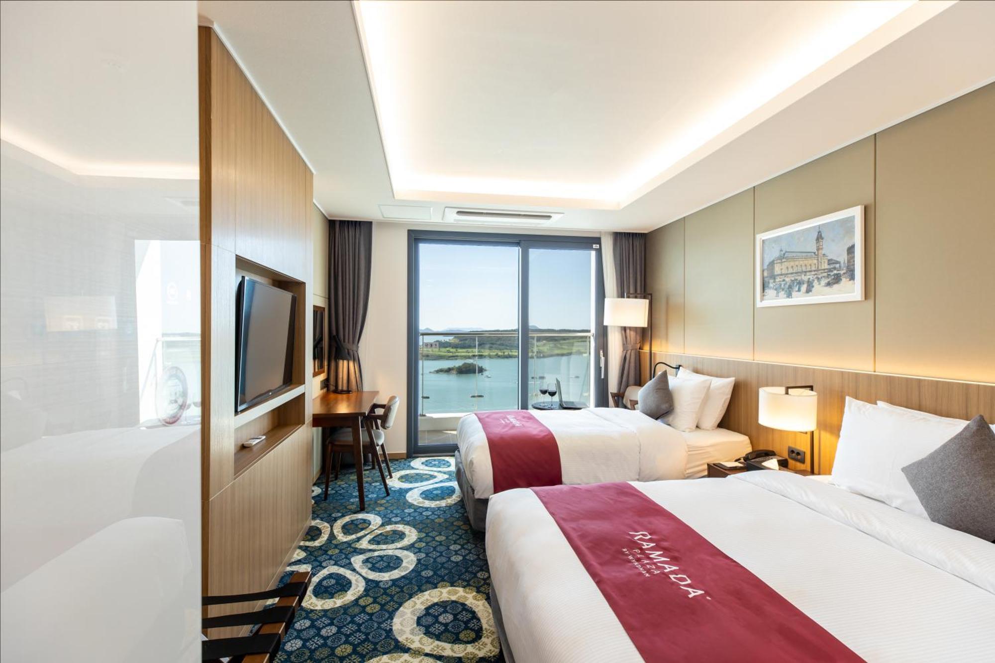 Hotel Ramada Plaza By Wyndham Dolsan Yeosu Exterior foto